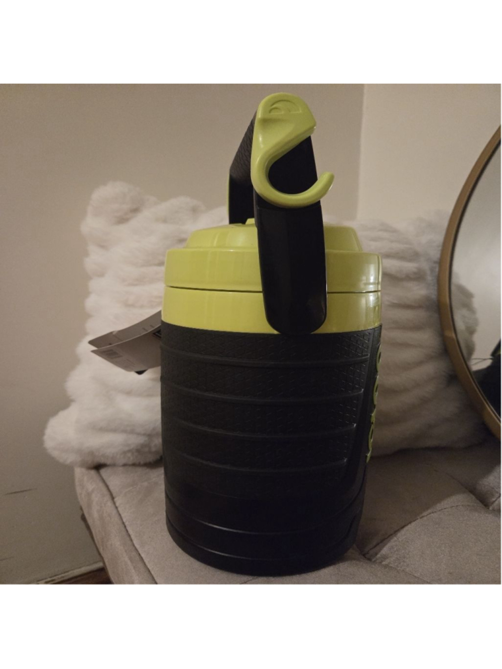 Igloo Proformance 1/2 Gallon Water Bottle & Thermos in Black & Green - Picture 4 of 16